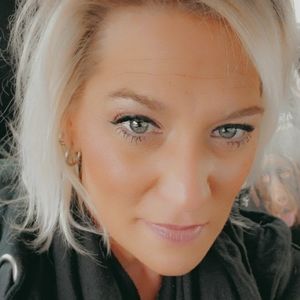 Meet your Posher, Liz